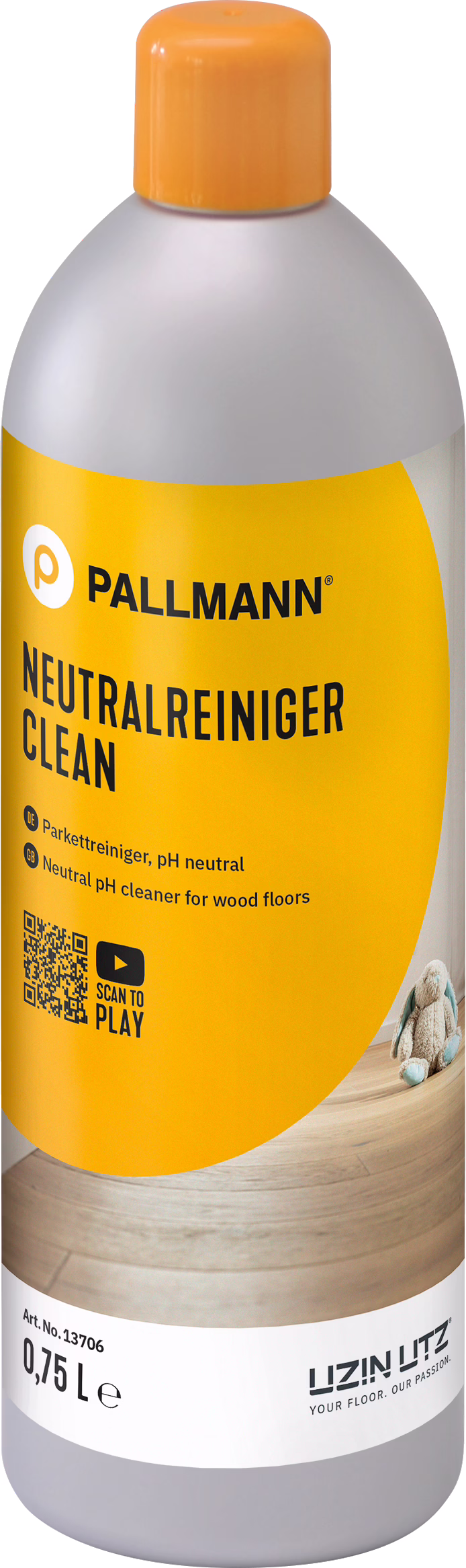 En hög grå plastflaska med orange kork och en klarorange etikett med texten 'PALLMANN NEUTRALREINIGER CLEAN'. pH-neutralt rengöringsmedel för trägolv; etiketten visar 0,75 L, en QR-kod och märket UZIN UTZ. Längst ner på etiketten syns ett trägolv med ett litet mjukisdjur.